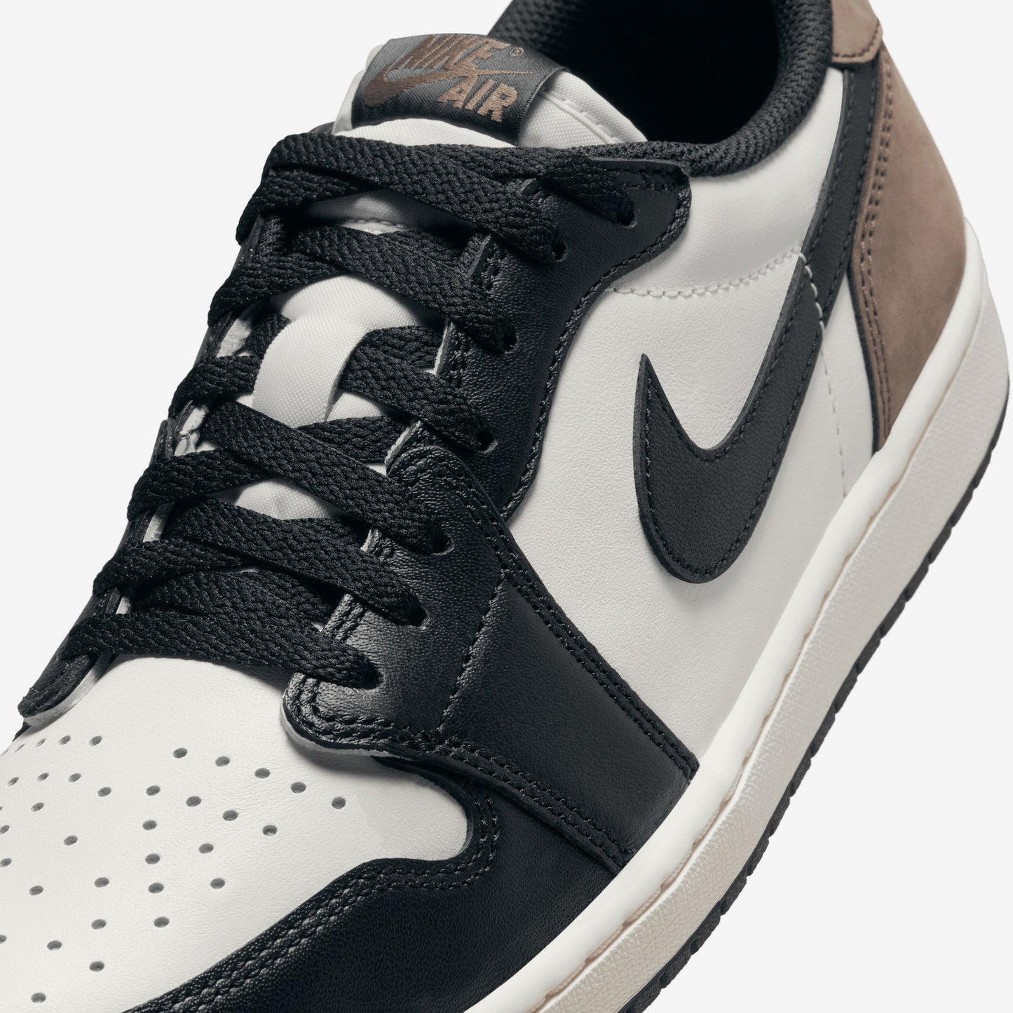 Jordan 1 Retro Low OG 'Mocha'