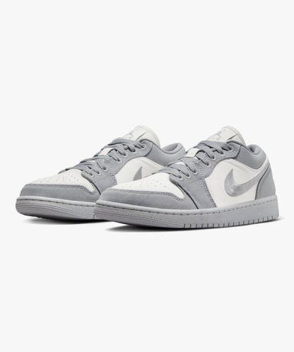 Jordan 1 Low SE 'Light Steel Grey' (Women's) - Funky Insole