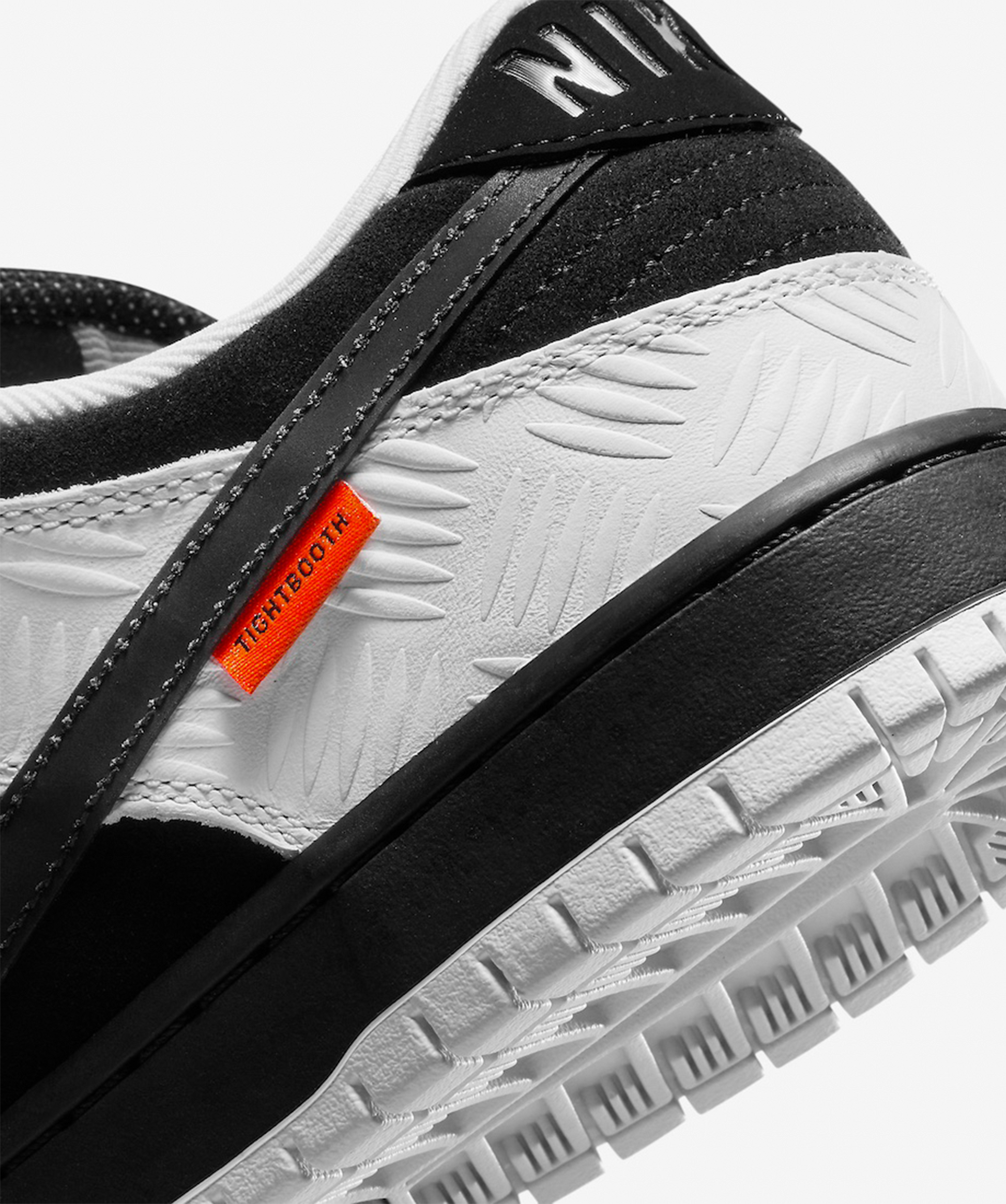 Nike SB Dunk Low Pro x TIGHTBOOTH 'Black and White' - Funky Insole