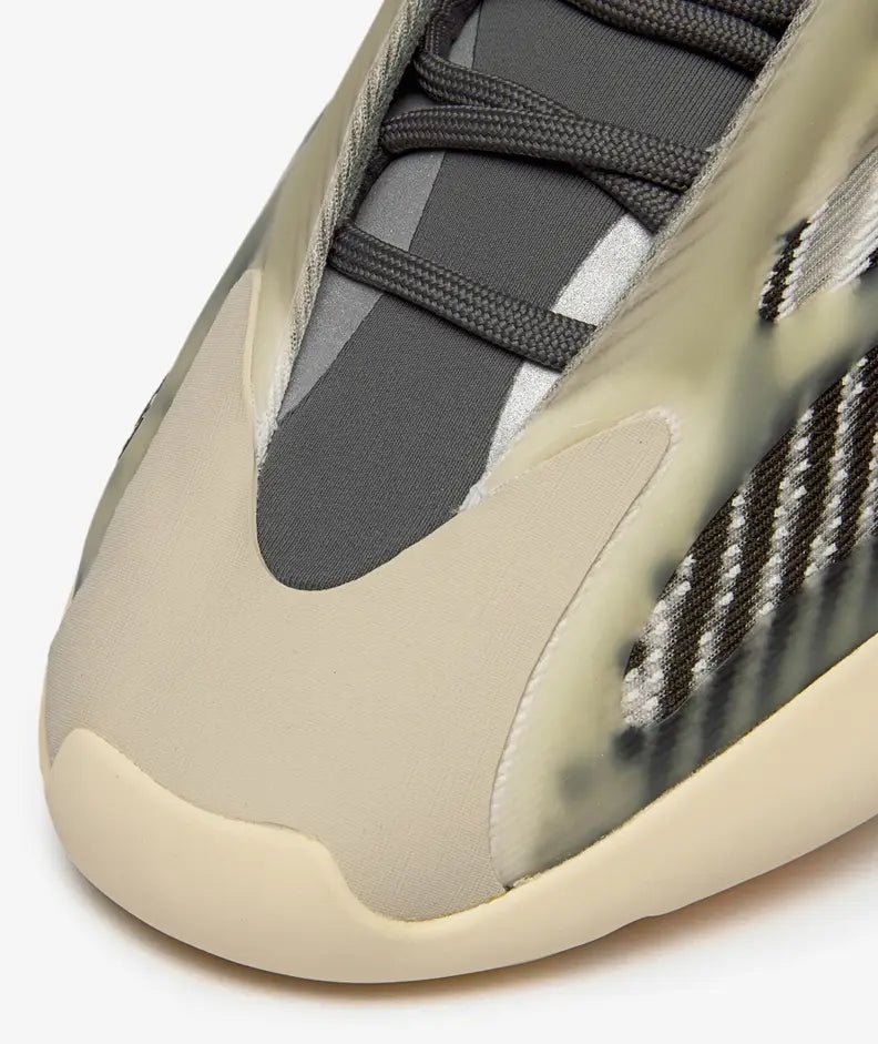 adidas YEEZY 700 'Fade Salt' - Funky Insole