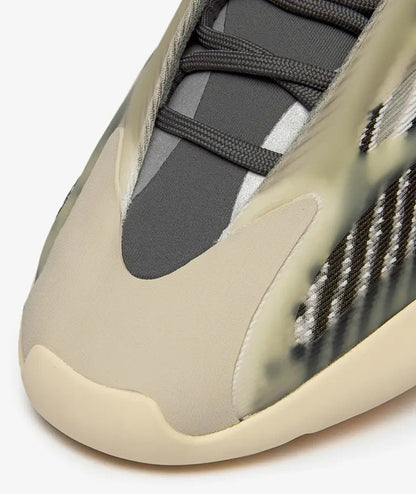 adidas YEEZY 700 'Fade Salt' - Funky Insole