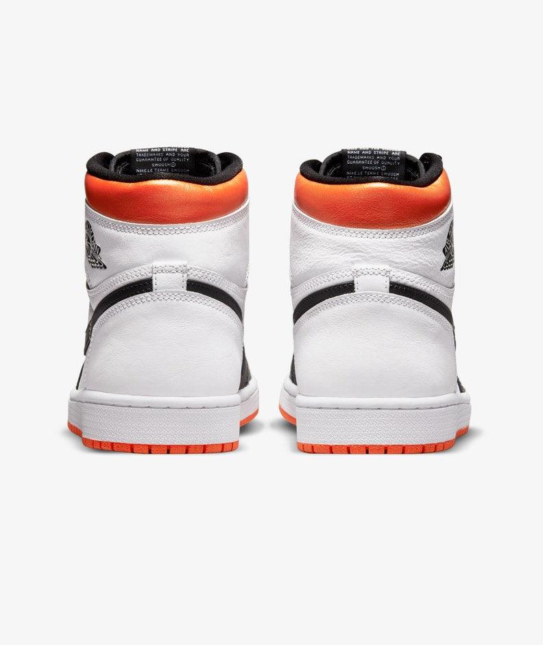 Jordan 1 Retro High 'Electro Orange' - Funky Insole