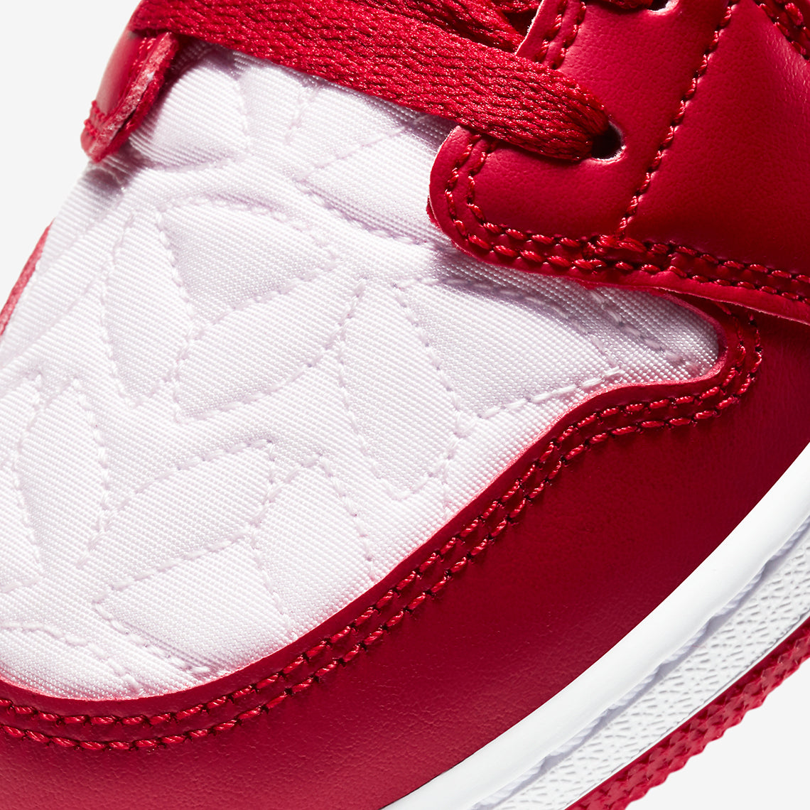 Jordan 1 Low SE 'Red Quilt' (GS) - Funky Insole