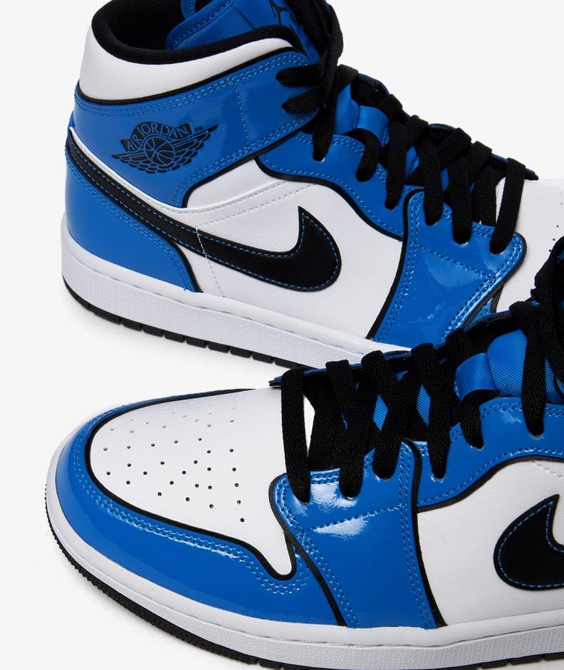 Jordan 1 Mid SE 'Signal Blue' - Funky Insole