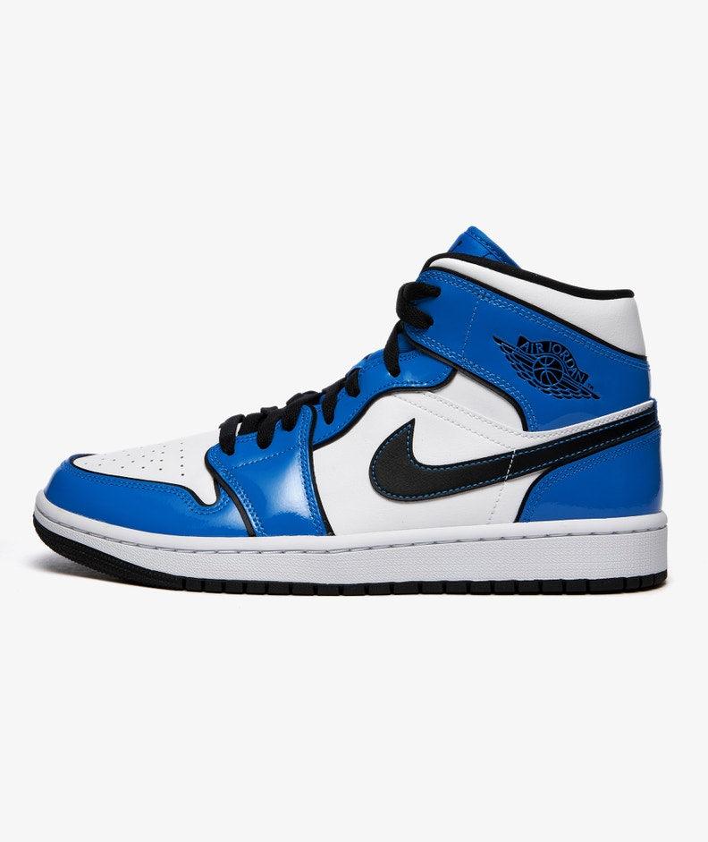 Jordan 1 Mid SE 'Signal Blue' - Funky Insole