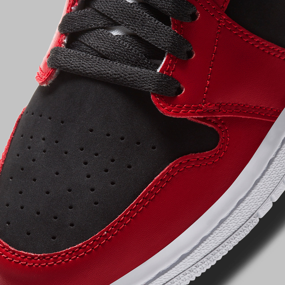 Jordan 1 Mid 'Gym Red Black' (Women's) - Funky Insole