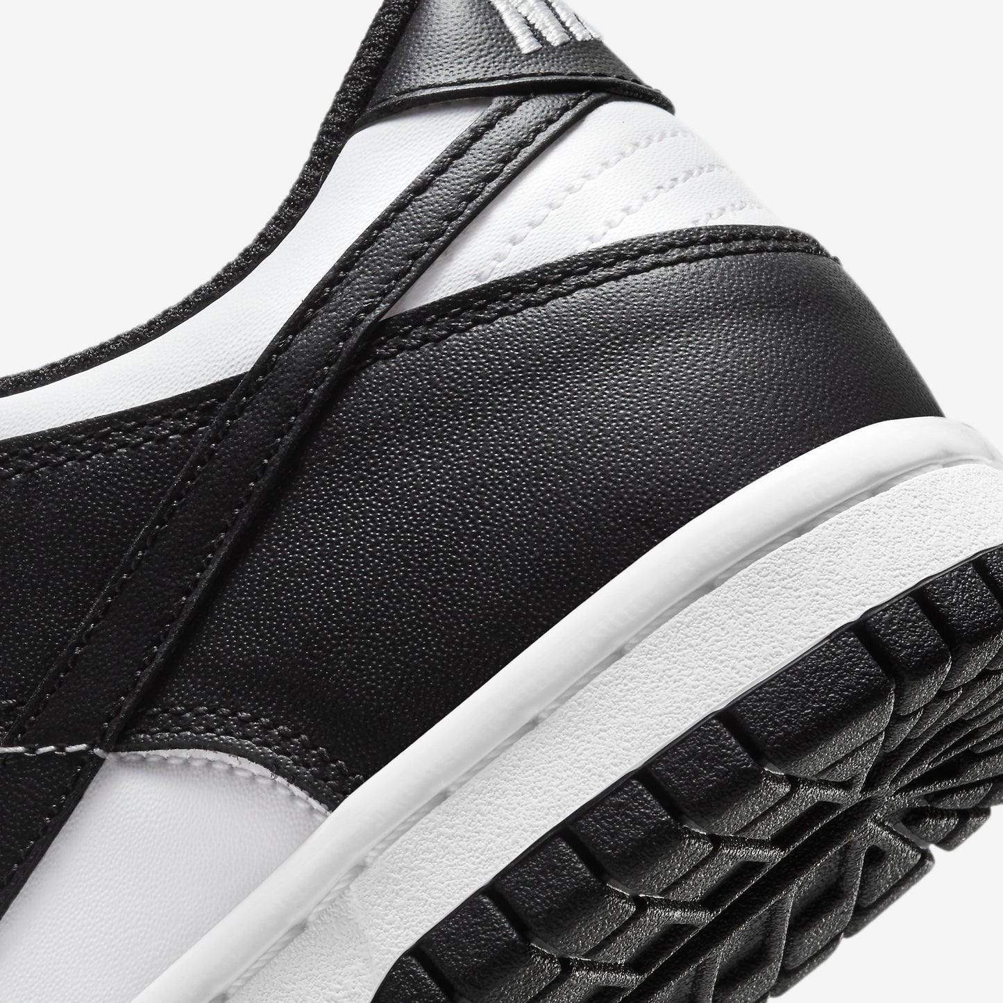 Nike Dunk Low 'White Black' (GS) - Funky Insole